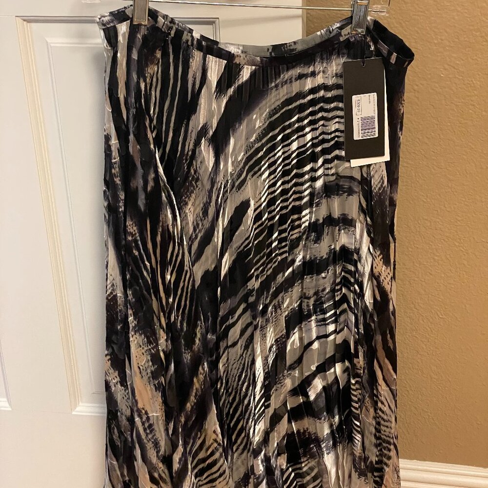 Ruti Black and White Chiffon Ariel Pleated A-line Skirt, Sz 2 *NWT*